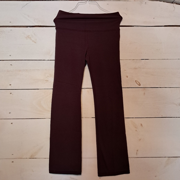 Athleta Elation Straight Leg Pant Spiced Cabernet Size Medium Petite #981680 - Picture 3 of 10